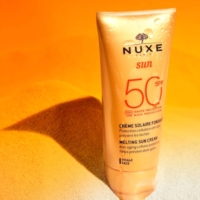 Nuxe Kit Super Serum Siero Viso Antirughe 30 ml   Crema Solare Viso SPF50 50 ml