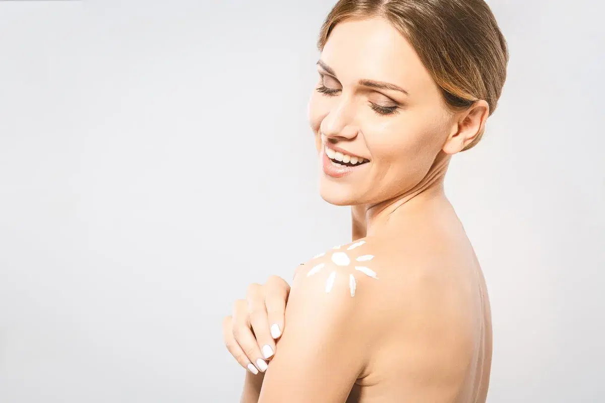 3 abbronzanti naturali da scoprire stando in casa